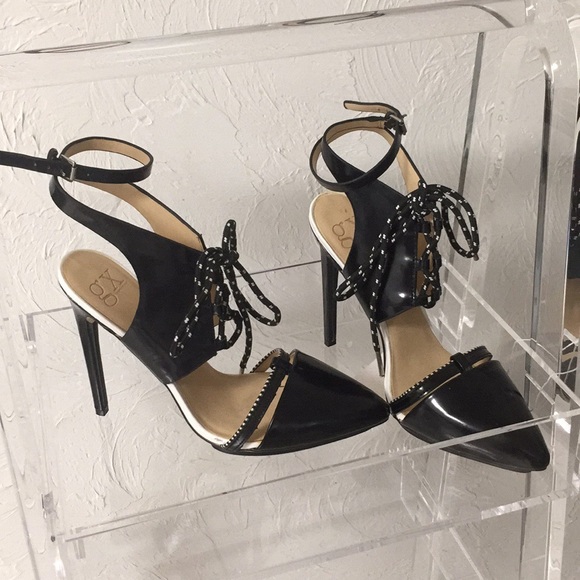 BRAND NEW L A M B GWEN STEFANI PUMP SIZE 9